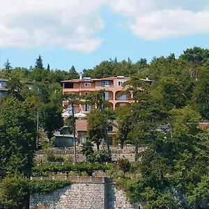 With Private Parking And Breakfast,seaview Вилла Волоско