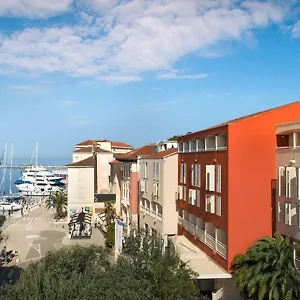 **** Hotel Valamar Riviera & (adults Only) Chorvatsko